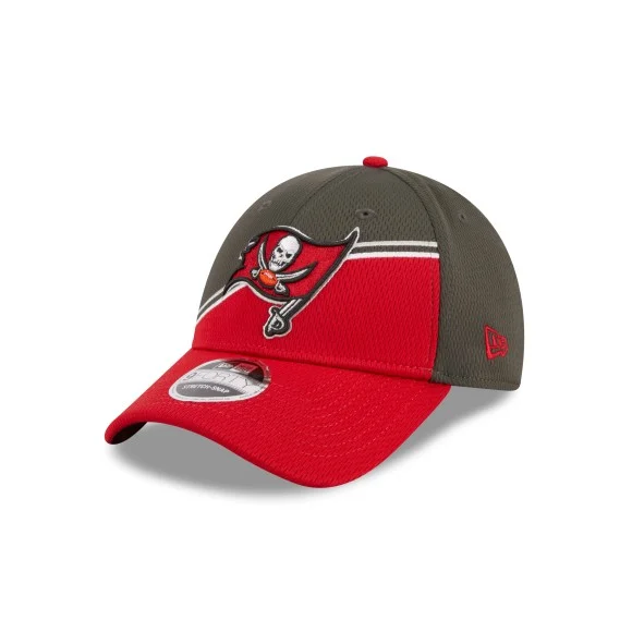 Tampa Bay Buccaneers New Era 9Forty Snap Back Cap a sinistra