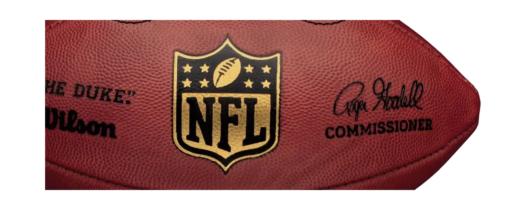 Personalizzazione del Football - Ottieni l'aspetto personalizzato con i nostri palloni incisi.